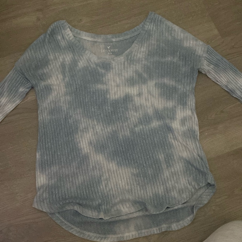American Eagle, soft and sexy, white and blue cloud top in size extra small